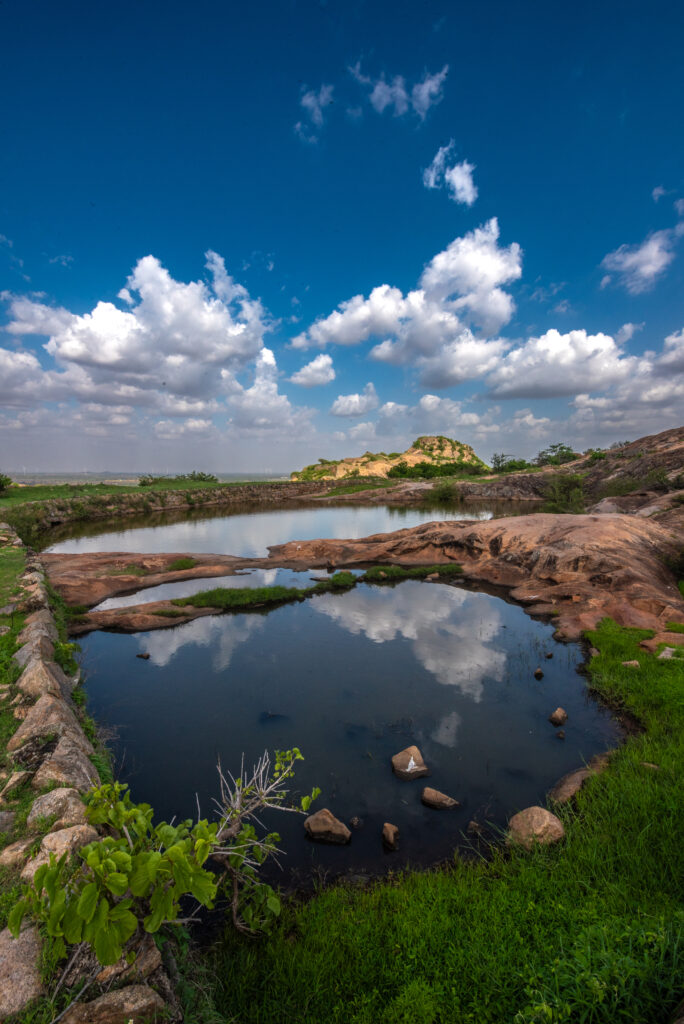 गड बांधताना सर्वात महत्वाचा घटक - पाणी!